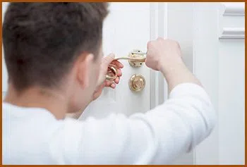 Interstate Locksmith Shop Chicago, IL 312-601-7605 - 14-install-new-lock